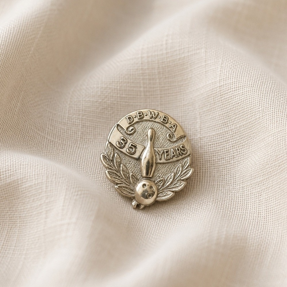 Vtg DBWBA 35 Years Bowling Award Pin Gold Tone Detroit Women Bowling Association